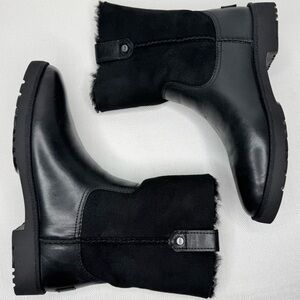 NEW Women's size 7 Ugg Romely short black leather & suede boots 1122831